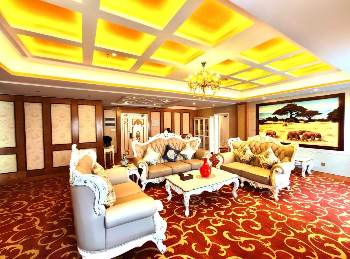 Golden Peacock Hotel Blantyre Eksteriør billede