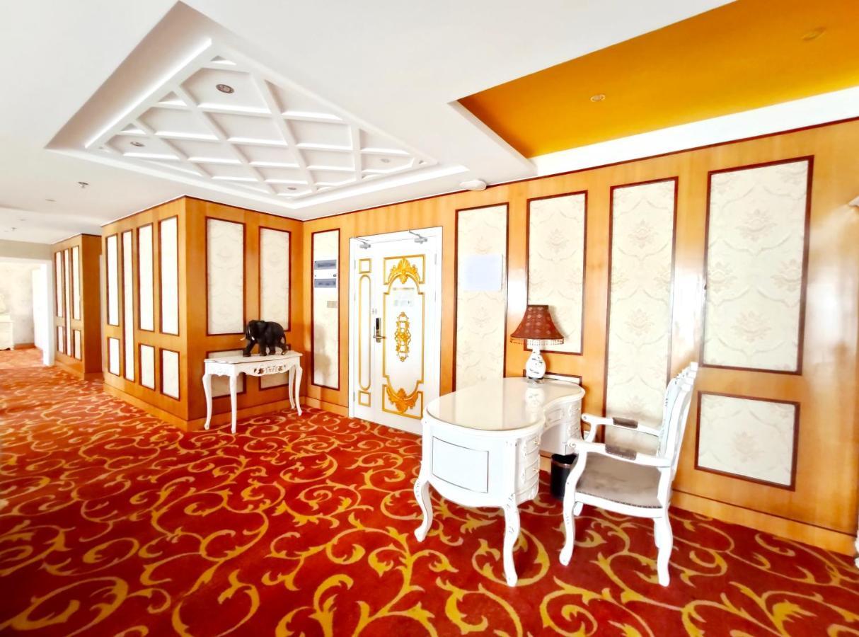Golden Peacock Hotel Blantyre Eksteriør billede
