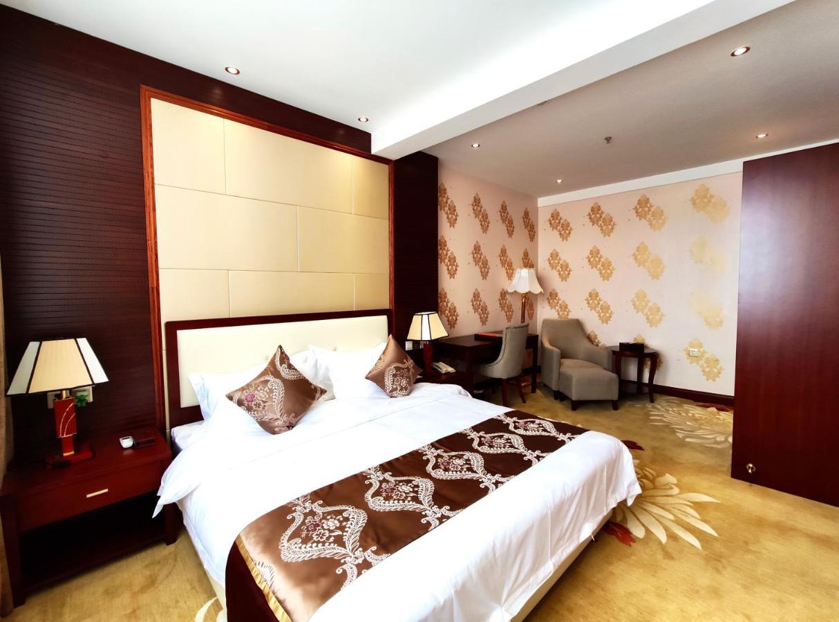 Golden Peacock Hotel Blantyre Eksteriør billede