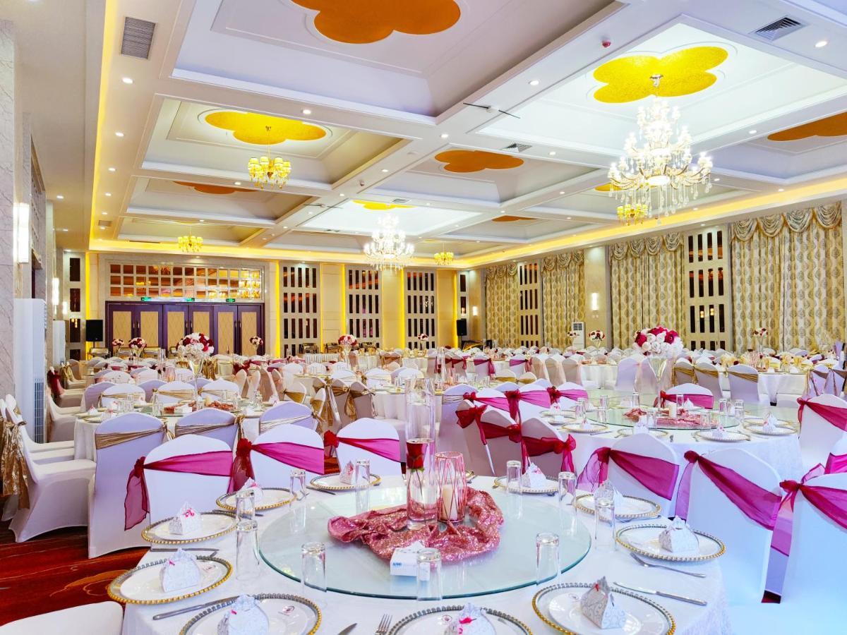 Golden Peacock Hotel Blantyre Eksteriør billede