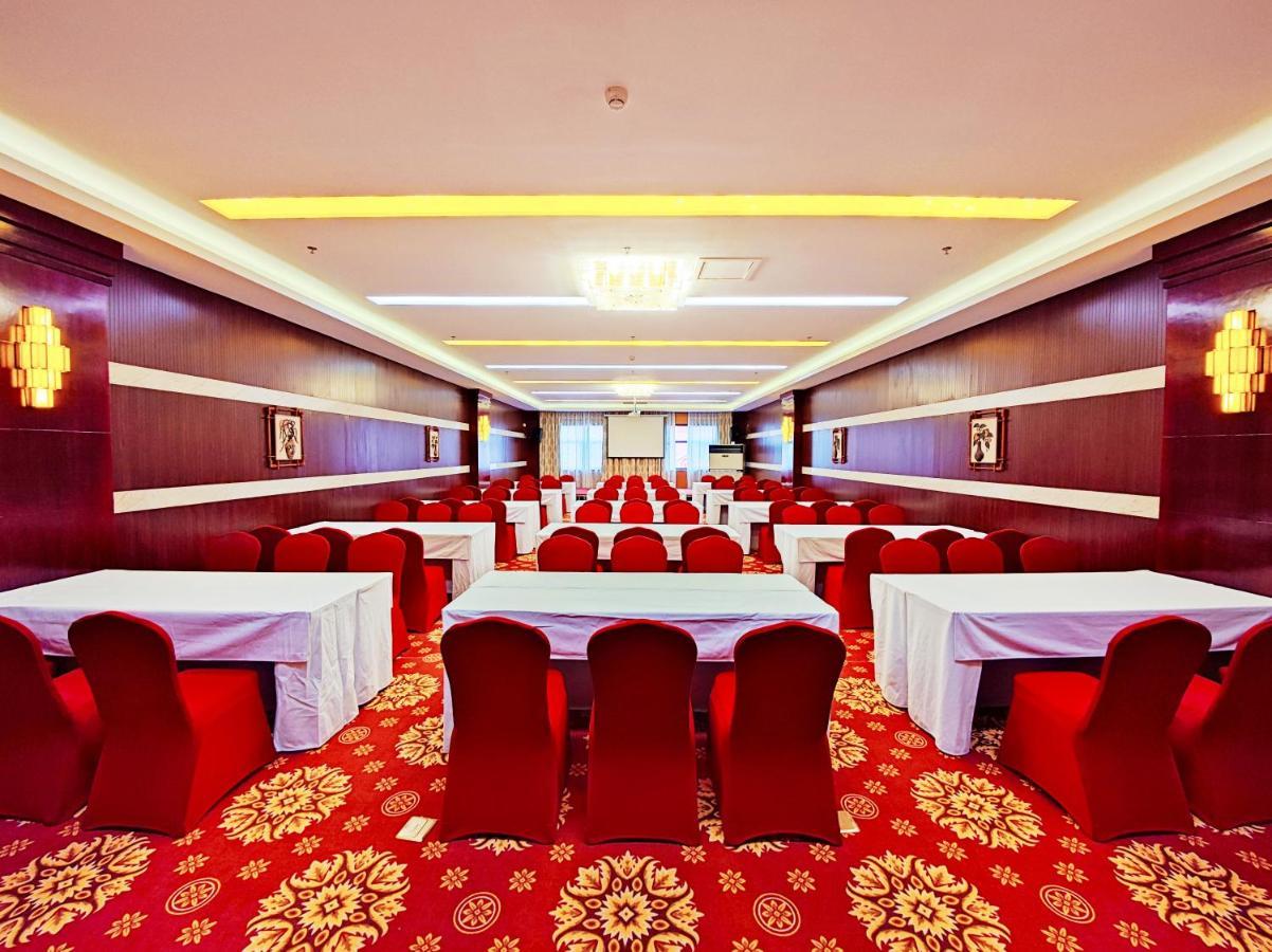Golden Peacock Hotel Blantyre Eksteriør billede